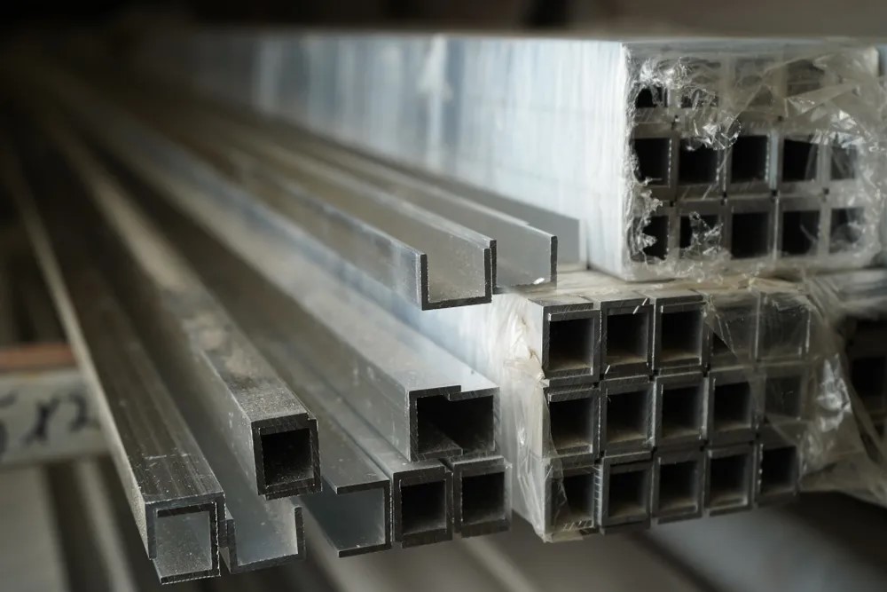 Швеллер 10*12*10 мм Шв 02.2000.504л Бронза. Цена за 5 штук.