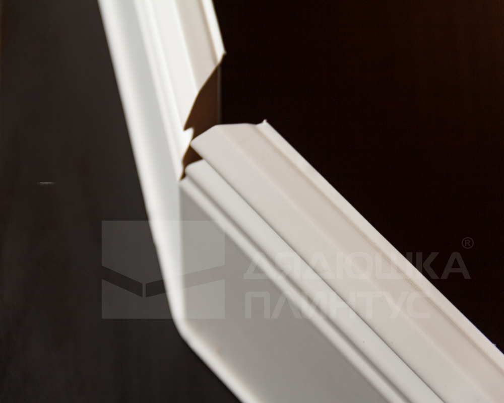 Плинтус ХДФ Dollken Cubu Hamburg Style 80мм х 2,5 м 5012 Белый