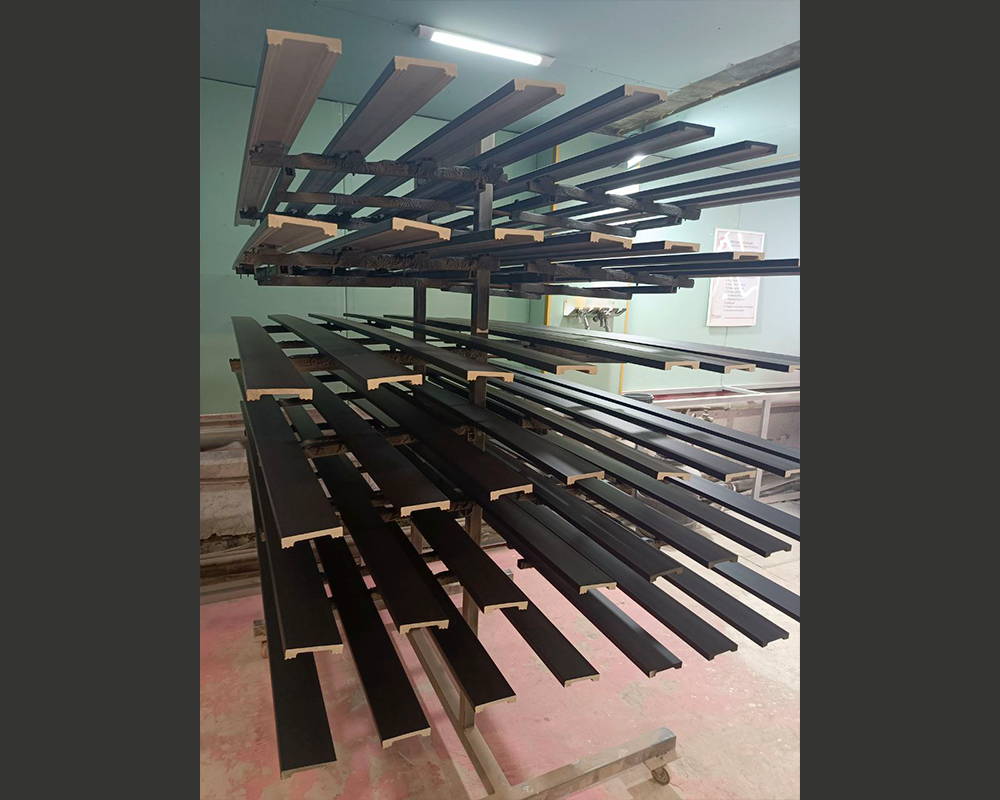 Плинтус из полистирола высокой плотности Волшебная Палочка 80*15*2000. MSPOL 101. Окраска включена в стоимость