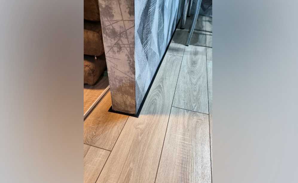 Микроплинтус MSAPL 01.2700.15 Анод черный