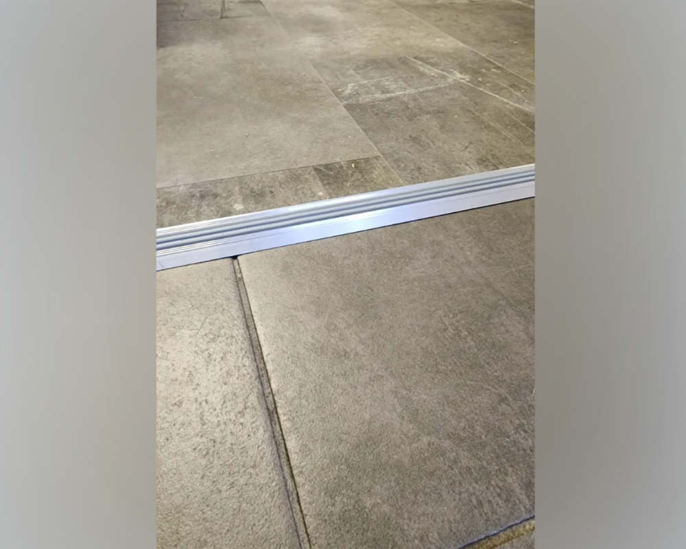 Порог одноуровневый ПС 08.900.15 Черный